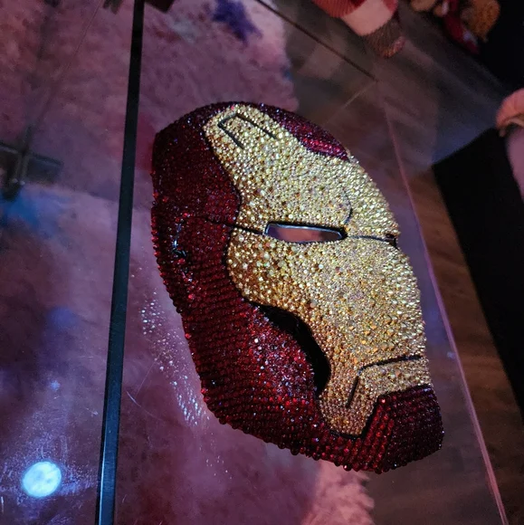 Hand stoned iron man mask - Picture 2 of 4